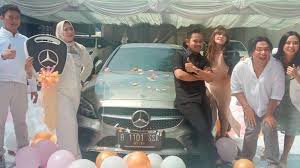 Info loker pabrik produksi daerah rungkut tengah sby / info loker pabrik produksi daerah rungkut tengah sby pt imcp pt indonesia multi colour printing official info loker pabrik produksi daerah rungkut tengah sby. Syukuran Pabrik Kosme Surabaya Gilang Dan Shandy Beri Mobil Karyawan Hingga Buka Loker Disabilitas Tribun Jatim