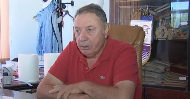 Primarul care a construit drum din bani publici către terenurile sale. Doar  el îl folosește | Observator | Facebook