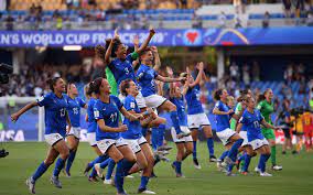 La fruizione del calcio in usa, cina e italia: Mondiali Di Calcio Femminili L Italia Vola Ai Quarti Battuta La Cina 2 0 Foto Sky Tg24
