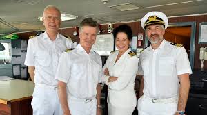 Florian silbereisen holt roman weidenfeller an bord. Das Traumschiff Sambia Lohnt Sich Das Einschalten Heute Abend