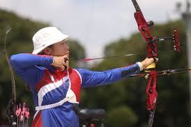 繼先前介紹的德國田徑女神 alica 爆紅後，又有一位來自哥倫比亞的射箭選手 「valentina acosta giraldo」登 ptt 熱搜。 作為 2000 年出生的千禧寶寶，剛滿 21 歲的 valentina 就以出眾射箭技巧征戰東京奧運，脫下運動服的她，更擁有人人稱羨的火辣身材! M2muotpxzysbtm