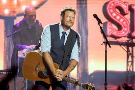 Blake Shelton Brought the ACM Awards to a Powerful Close With ‘The Gambler’ [Watch]