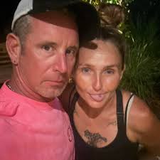 Are there divorce lawyers in Berkeley county that don't require consult  fees for a couple with a child?