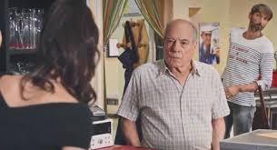 Roland est le premier à se remémorer un moment clé de sa jeunesse, quand le boxeur plein d'avenir qu'il était, a dû faire un choix décisif pour sa vie. Plus Belle La Vie En Avance Roland Vire Sabrina Et Samia Et Jean Paul Ont Prevu De Se Marier Le Meme Jour Le Resume De L Episode Du 22 Septembre 2020