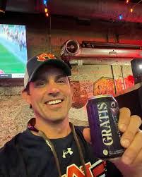 Ralph Gault's Instagram, Twitter & Facebook