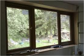 Make sure the glass only has a few cracks and the pieces are still fairly large. Double Pane Glass Repair Save Money On Foggy Windows Lightning Glassworks Screens