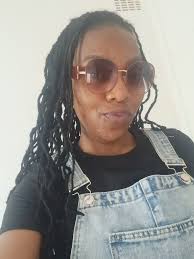 My name is Asante and I'm celebrating my 15th year loc-versary