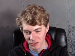 Peter is kinda cute, I'm tired of pretending he's not (GIF) : r/peterknetter