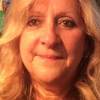 Julia Comeau's Instagram, Twitter & Facebook