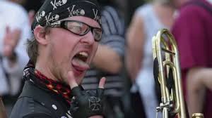 Vidéos de notre fanfare de rue rock : Les Bikers