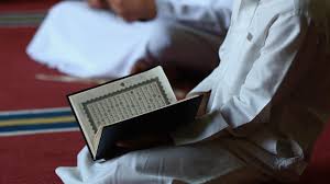 Ada setidaknya 12 adab membaca al quran, atau. 7 Adab Membaca Al Quran Dan Dalilnya Dalamislam Com