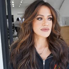 Andrea Russell's Instagram, Twitter & Facebook