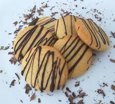 I frollini inoltre si possono preparare in grandi quantità anche perchè si conservano per 3/4 mesi.se non ve li finite prima! Biscotti Frollini Fini Con Cioccolato Fondente Dolci