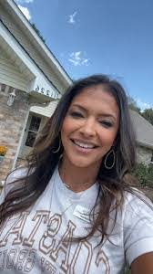 Belinda Calhoun's Instagram, Twitter & Facebook