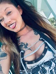 MUSIC 🎼🎵🎶: Work (Freestyle)