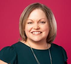 Amanda Theisen's Instagram, Twitter & Facebook