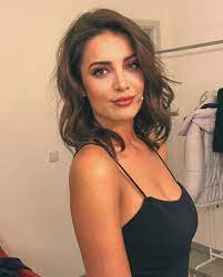 Irem sak studied at the istanbul university faculty of literature. Irem Sak In Eski Halini Gorenler Sasirip Kaliyor Yok Boyle Degisim Galeri Takvim