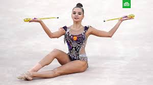 Заниматься гимнастикой стала с 4 лет. Gimnastka Dina Averina V Tretij Raz Stala Absolyutnoj Chempionkoj Mira Ntv Ru
