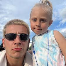 Jessie Woodberry updated his profile...