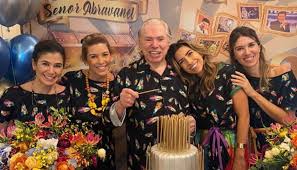 Jan 14, 2019 · curiosidades. Silvio Santos Ganha Festa Do Pijama No Aniversario De 90 Anos