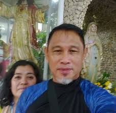 Happy birthday, Lady Gaga! Put your hands up and make your applause real  loud for the queen.