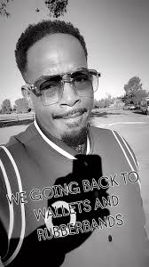 #morningcomedy #throwback where my #RealMen !!!! We taking the game back  it’s 2025!!! Roll Call!! If I see you with that Shoulder Strap … We taking  your Shoulder!!! If we catch you Clutching!! Yo head ...