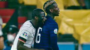 Antonio rüdiger und paul pogba liefern sich einen zweikampf der besonderen art. Wtjjuscafjvitm
