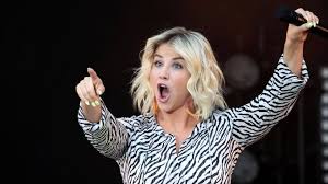 Deutlich erfolgreicher verlief es für die schlagersängerin im jahr 2013, als beatrice egli deutschland sucht den superstar gewann. Beatrice Egli Sexy Bathing Photo Fans Fall Out Of Their Heads The News 24