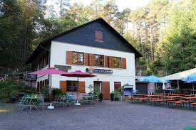 Sie wurde erst 2010 eröffnet und wird nach dem konzept der hausgemeinschaften geführt. Haus An Den Fichten Bewirtschaftete Hutte Die Schonsten Touren Und Ziele