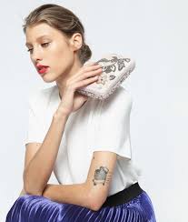 ¿buscas un bolso de bandolera? 13 Bolsos De Fiesta Originales Para Invitadas De Boda