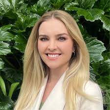 🎉Celebrating My 1 Year Work Anniversary at POLITICO with the E&E News team  + promotion to Senior Account Management Associate 🎉 I am incredibly proud  to have been a part of all