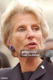 Eva Castle's Instagram, Twitter & Facebook