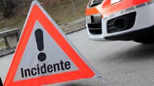 Cerchi un'azienda o una farmacia aperta? Auto Schiacciata Da Un Camion Sul Guard Rail Grave Incidente Sulla 16 Bis Fra Bisceglie E Trani La Diretta 1993 Bisceglie Notizie