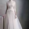 Piecing a vintage dress together was an exciting challenge and also an interesting journey. 1