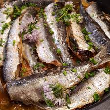 Deben ser bien frescas, enteras, con un color vivo, con los ojos brillantes y que peguen al ojo. Sardinas Al Horno Con Aromaticas Cocina Tu Salud