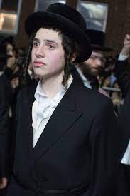 A Man Apologized For Viral Video Mocking An Orthodox Jewish Boy S Hair Teen Vogue