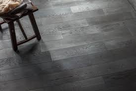 This time, we are going to take a look at the company's engineered hardwood flooring. Anderson Tuftex Whole Wood