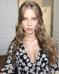#marta wieczorek #iga lis #karolina wilczynska #model plus. Iga Lis Konczy Dzis 18 Lat Wszystkiego Najlepszego Igalis 18 Birthday Birthdaygirl Happybday 18thbirthday Repost Floral Tops Model College Outfits