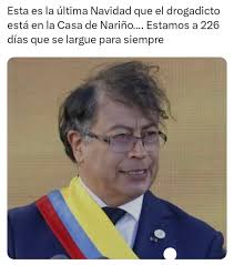 9:03 f f 8:17PM き」 賞能重67%會 67% X 區 il 圖滿100% 担 100 担100、 Si Petro pago la  deuda de Duque entonces EL PAIS porque está endeudado tres veces más de lo