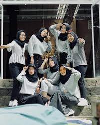 5 tema foto prewedding konsep casual. Pin Oleh Virkamel Di Hijab Photoshoot Pemotretan Kasual Mode Wanita