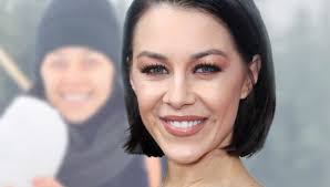 Danke für dein leben und deinen dienst für die familie. Ex Dsds Jurorin Oana Nechiti Ganz Naturlich Im Schnee Sie Zeigt Sich Ungeschminkt Bunte De