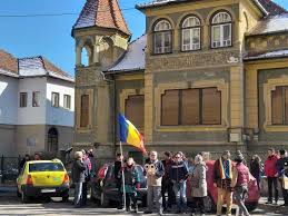 Războiul guvernanţilor de la bucurești cu fosta șefă a dna a continuat joi și în presa străină. Un Nou Protest Al MagistraÅ£ilor FaÅ£Ä De News Ro