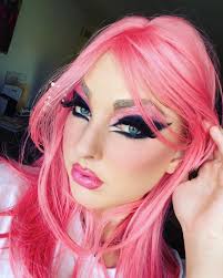 Bianca Parr's Instagram, Twitter & Facebook