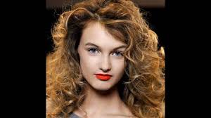 Coiffure Pour Visage Rond Et Cheveux Boucles Youtube Astuces pour coiffer vos cheveux pour votre visage rond. coiffure pour visage rond et cheveux boucles