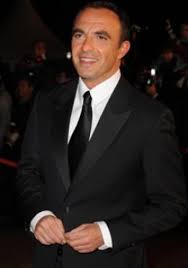 Nikos aliagas est né en france, de parents grecs originaires de missolonghi et de leucade. Nikos Aliagas Animateur Presentateur Journaliste Premiere Fr