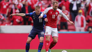 وأعلن الاتحاد الأوروبي لكرة القدم عن تأجيل مباراة الدنمارك وفنلندا بسبب الحالة الصحية لإريكسن. Fgt6sx1jbgguzm