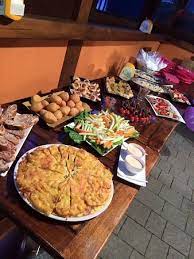 Che piatti possiamo preparare per un buffet di compleanno per bambini? Buffet Per Feste Di Compleanno Bild Von Peste E Corna Happy Moments L Aquila Tripadvisor