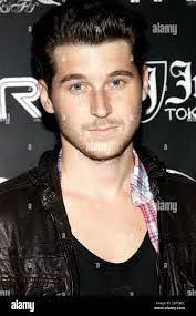 Alexander Noyes's Instagram, Twitter & Facebook