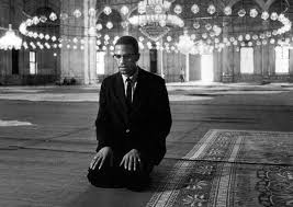 Malcolm x was born malcolm little on may 19, 1925 in omaha, nebraska. 94 Tahun Malcolm X Warisannya Membentuk Islam Di Amerika Saat Ini