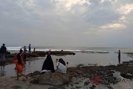Dan tentu saja pantai manalusu di garut ini adalah salah satunya. Pantai Manalusu Garut Butuh Perhatian Pemda Antara News Jawa Barat